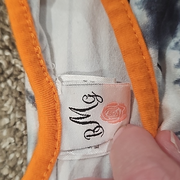 BMg XL ghost 👻 themed Halloween shirt - Picture 5 of 7